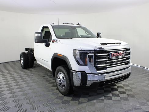 New 2026 GMC Sierra 3500 SLE w/ SLE Convenience Package AWD/4WD image 18