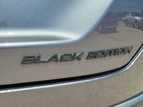 Used 2025 Honda Pilot Black Edition image 11