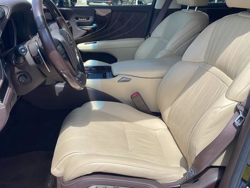 Used 2020 Lexus LS 500 w/ Interior Upgrade Package RWD image 5