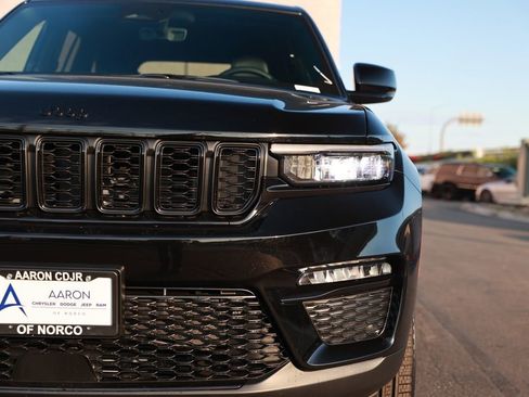 New 2025 Jeep Grand Cherokee Limited image 5