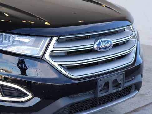Used 2017 Ford Edge Titanium image 12