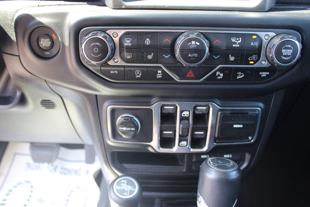 Used 2018 Jeep Wrangler Unlimited Sahara AWD/4WD image 18