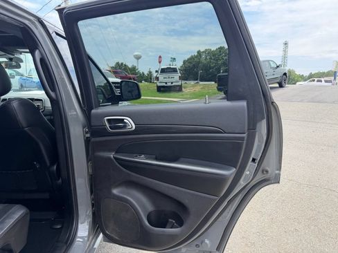 Used 2021 Jeep Grand Cherokee Laredo X AWD/4WD image 34
