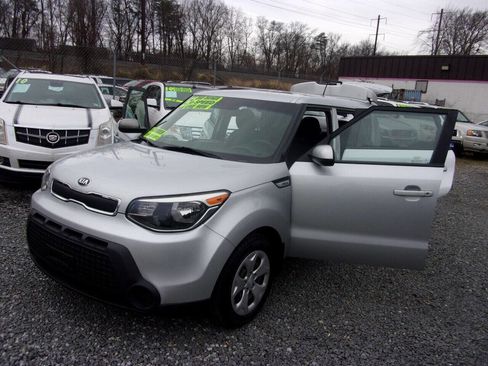 Used 2015 Kia Soul Base 4dr Crossover 6M image 9
