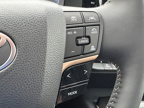 New 2025 Toyota Crown Platinum image 14