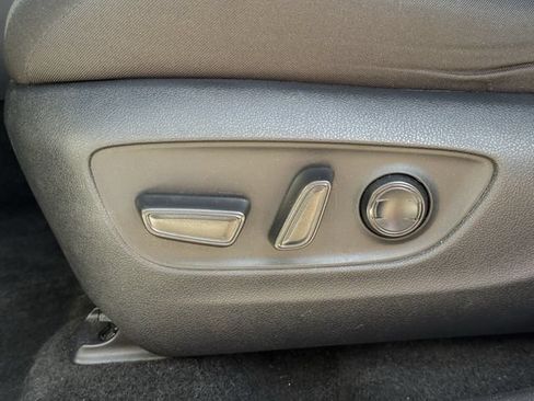 Used 2025 Toyota RAV4 XLE FWD image 27