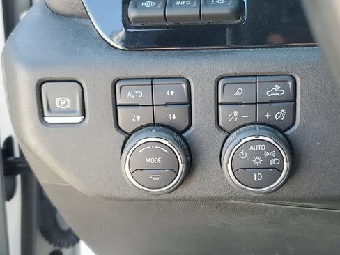 Used 2024 Chevrolet Silverado 1500 High Country w/ High Country Premium Package AWD/4WD image 24