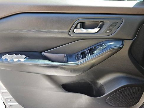 Used 2023 Nissan Rogue SL FWD image 29