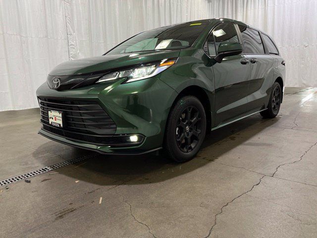 Certified 2026 Toyota Sienna XLE Woodland Edition AWD/4WD image 28