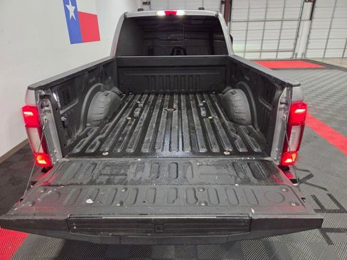 Used 2020 Ford F350 Platinum w/ FX4 Off-Road Package image 31