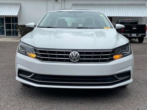 Used 2017 Volkswagen Passat 1.8T SE FWD image 30