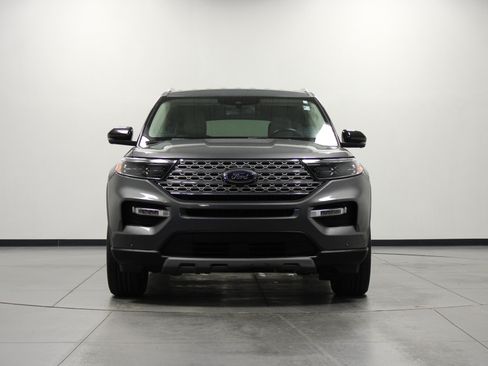 Used 2023 Ford Explorer Limited w/ Equipment Group 301A RWD image 9