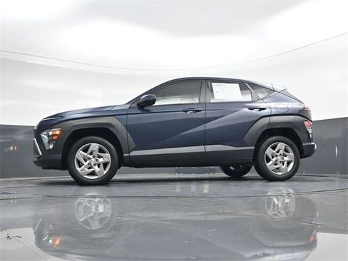 Used 2024 Hyundai Kona SE image 38