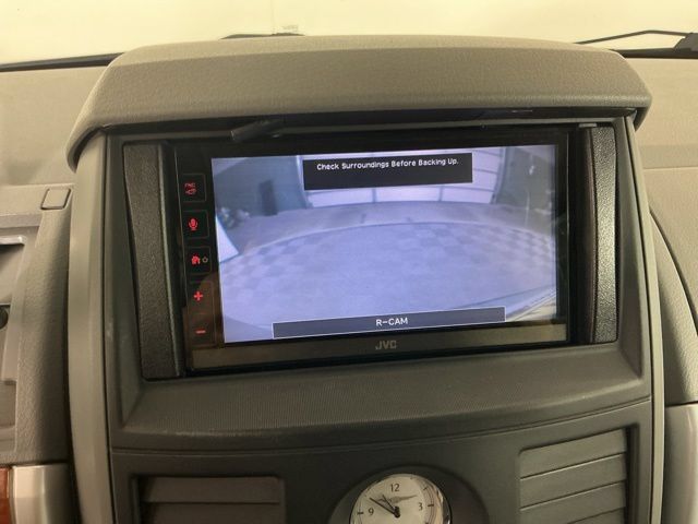 Used 2008 Chrysler Town & Country Touring FWD image 21