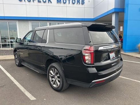 Used 2021 Chevrolet Suburban LT image 5