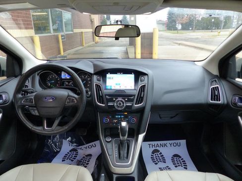 Used 2017 Ford Focus Titanium image 38