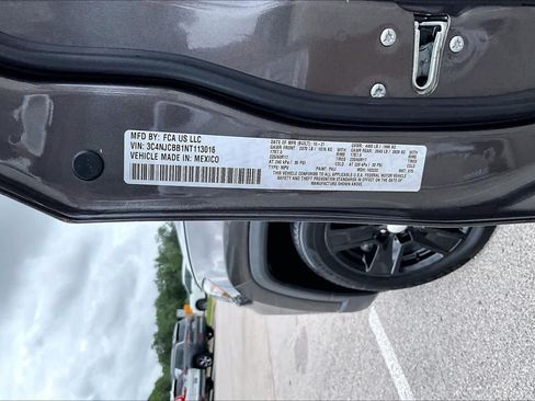 Used 2022 Jeep Compass Latitude FWD image 37