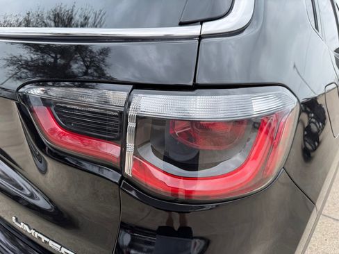 Used 2018 Jeep Compass Limited w/ Navigation Group image 14