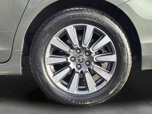 Used 2020 Toyota Sienna LE image 11