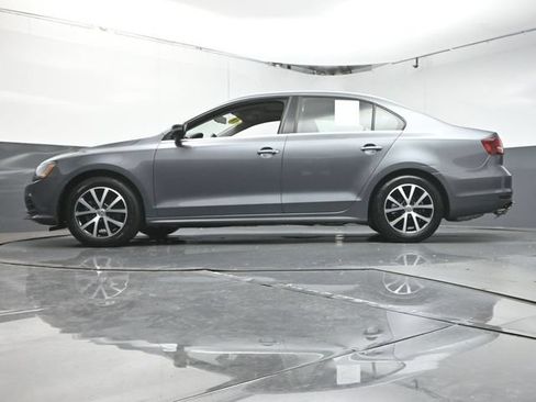 Used 2018 Volkswagen Jetta SE FWD image 33