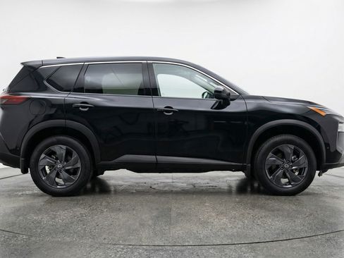 Used 2025 Nissan Rogue SV image 11