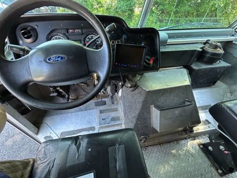 Used 2013 Ford E-350 and Econoline 350 Super Duty w/ Air Conditioning Prep Pkg RWD image 11