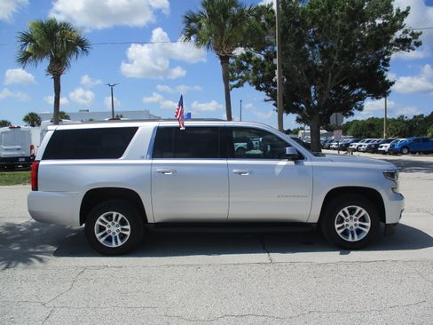 Used 2018 Chevrolet Suburban LT RWD image 8