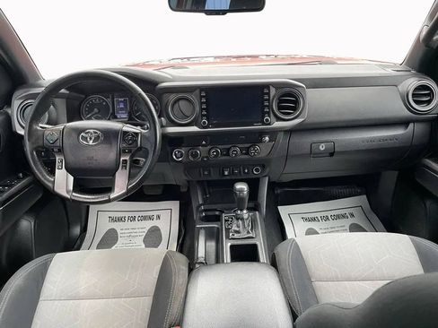 Used 2020 Toyota Tacoma TRD Off-Road AWD/4WD image 18