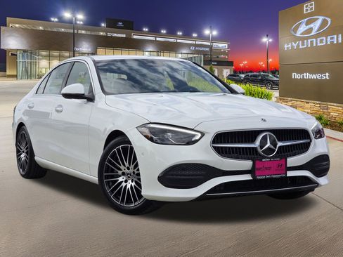 Used 2025 Mercedes-Benz C 300 4MATIC Sedan image 3