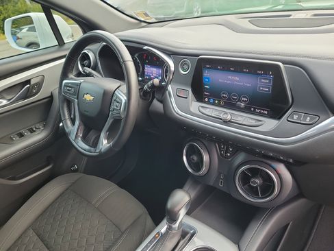 Used 2019 Chevrolet Blazer LT image 8