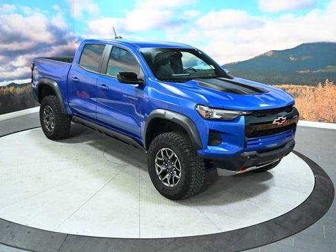 Used 2023 Chevrolet Colorado ZR2 image 2
