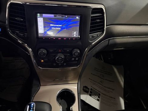 Used 2015 Jeep Grand Cherokee Limited AWD/4WD image 23