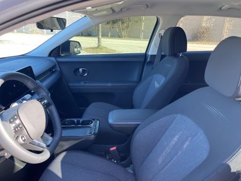 Certified 2025 Hyundai Ioniq 5 SE image 9