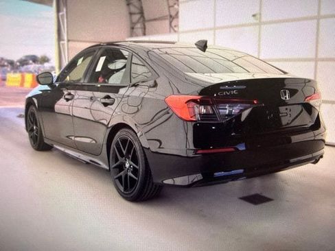 Used 2022 Honda Civic Sport image 4