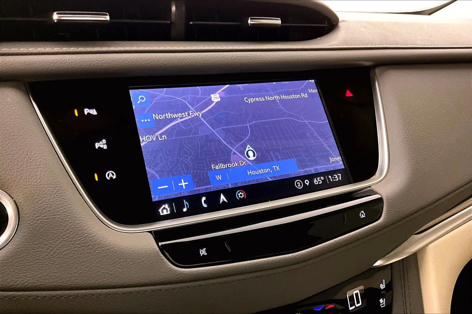 Used 2024 Cadillac XT5 Premium Luxury w/ Technology Package FWD image 35