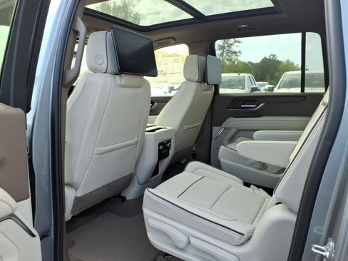 New 2026 GMC Yukon XL Denali w/ Denali Reserve Package image 24