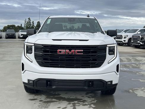 New 2026 GMC Sierra 1500 Elevation image 8