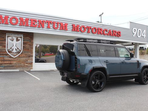 Used 2025 Land Rover Defender 110 X-Dynamic SE AWD/4WD image 83