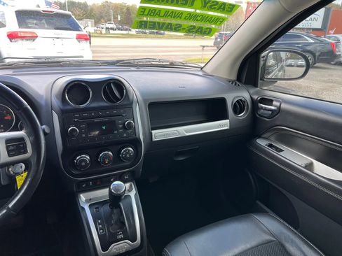 Used 2016 Jeep Compass Latitude image 16