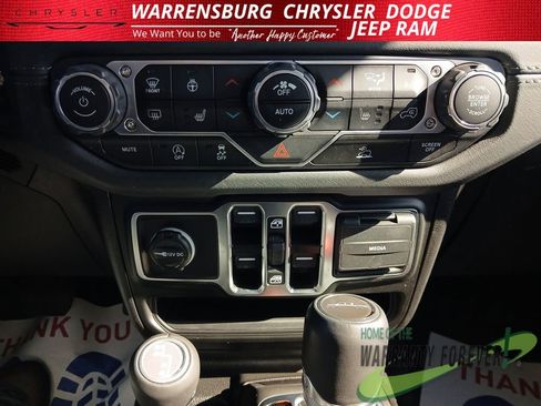 Used 2025 Jeep Gladiator Sport image 22