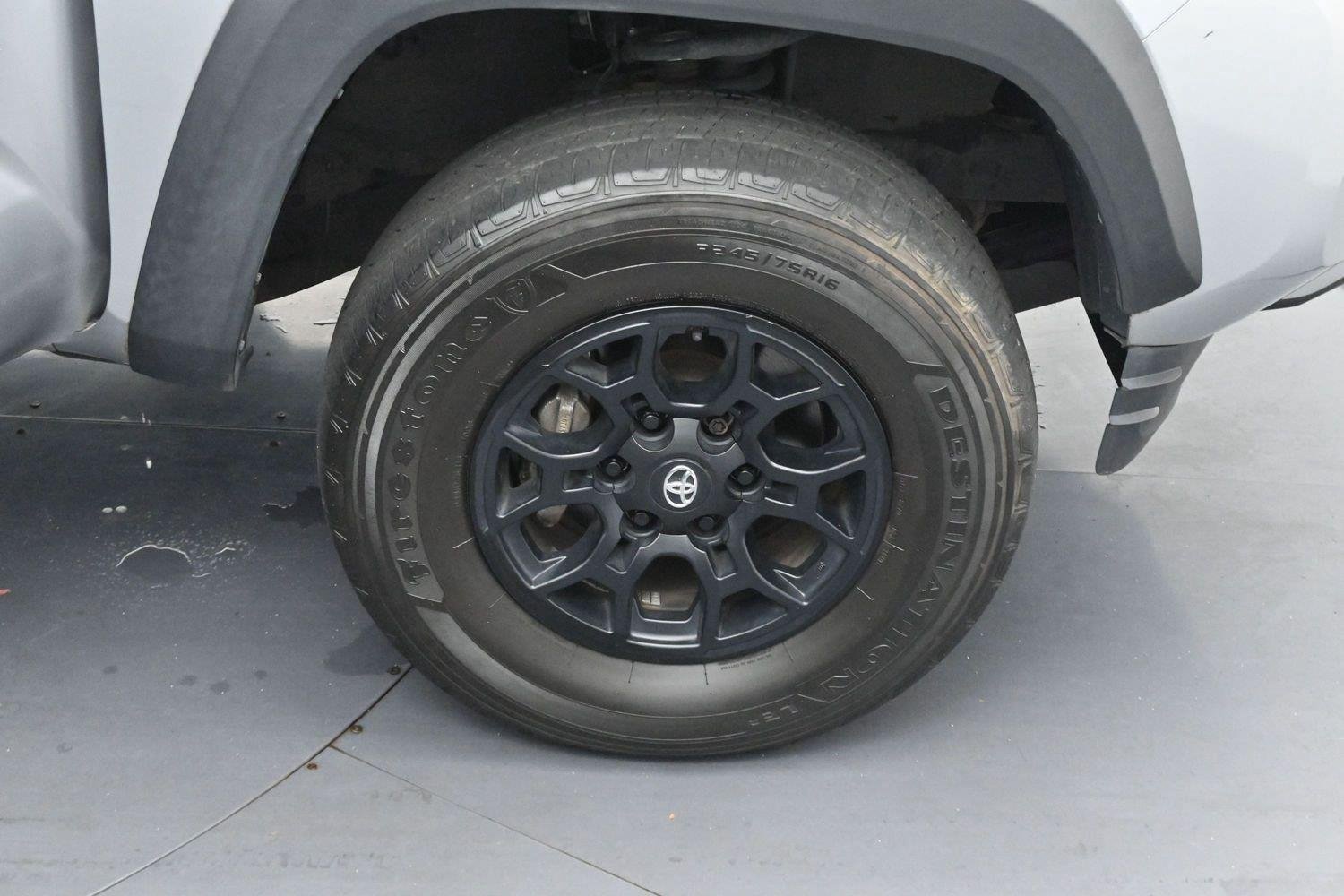 Used 2021 Toyota Tacoma SR w/ SX Package RWD image 32