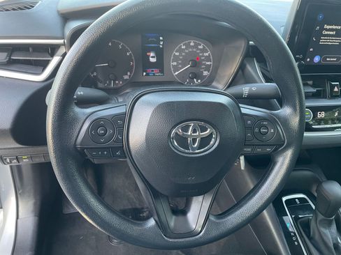 Used 2025 Toyota Corolla LE image 29