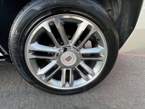 Used 2014 Cadillac Escalade Premium image 31