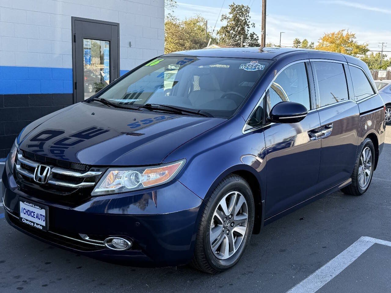 Used 2016 Honda Odyssey Touring Elite image 2