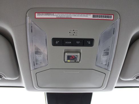 Used 2024 Toyota RAV4 LE AWD/4WD image 33