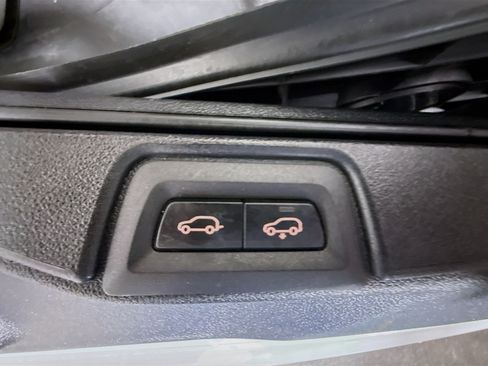 Used 2020 BMW X7 xDrive40i w/ Premium Package AWD/4WD image 47