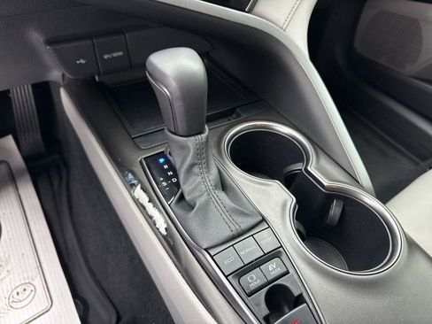 Used 2024 Toyota Camry SE image 20