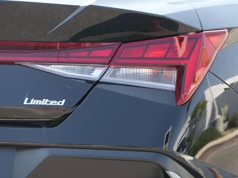 New 2025 Hyundai Elantra Limited image 3