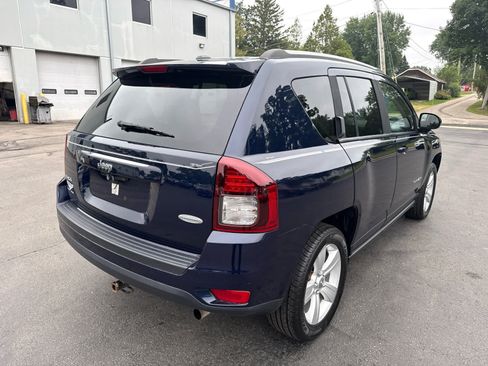 Used 2017 Jeep Compass Latitude AWD/4WD image 3