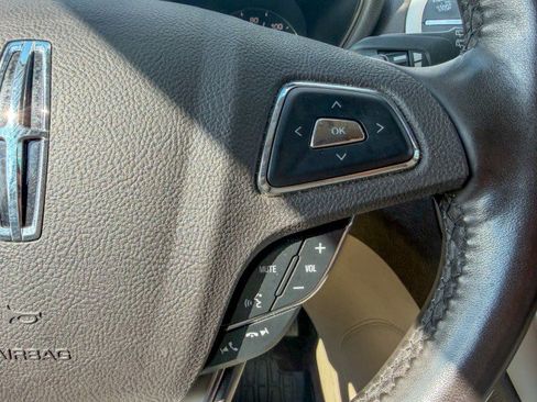 Used 2017 Lincoln MKC Select w/ Select Plus Package FWD image 10